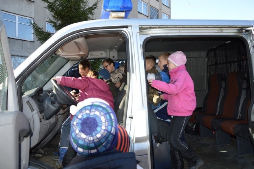 Dzieci z SOSW w Tczewie odwiedziły policjantów