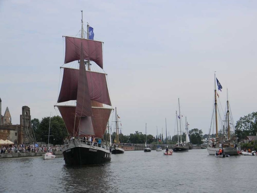 Baltic Sail 2011. Parada żaglowców nad Motławą