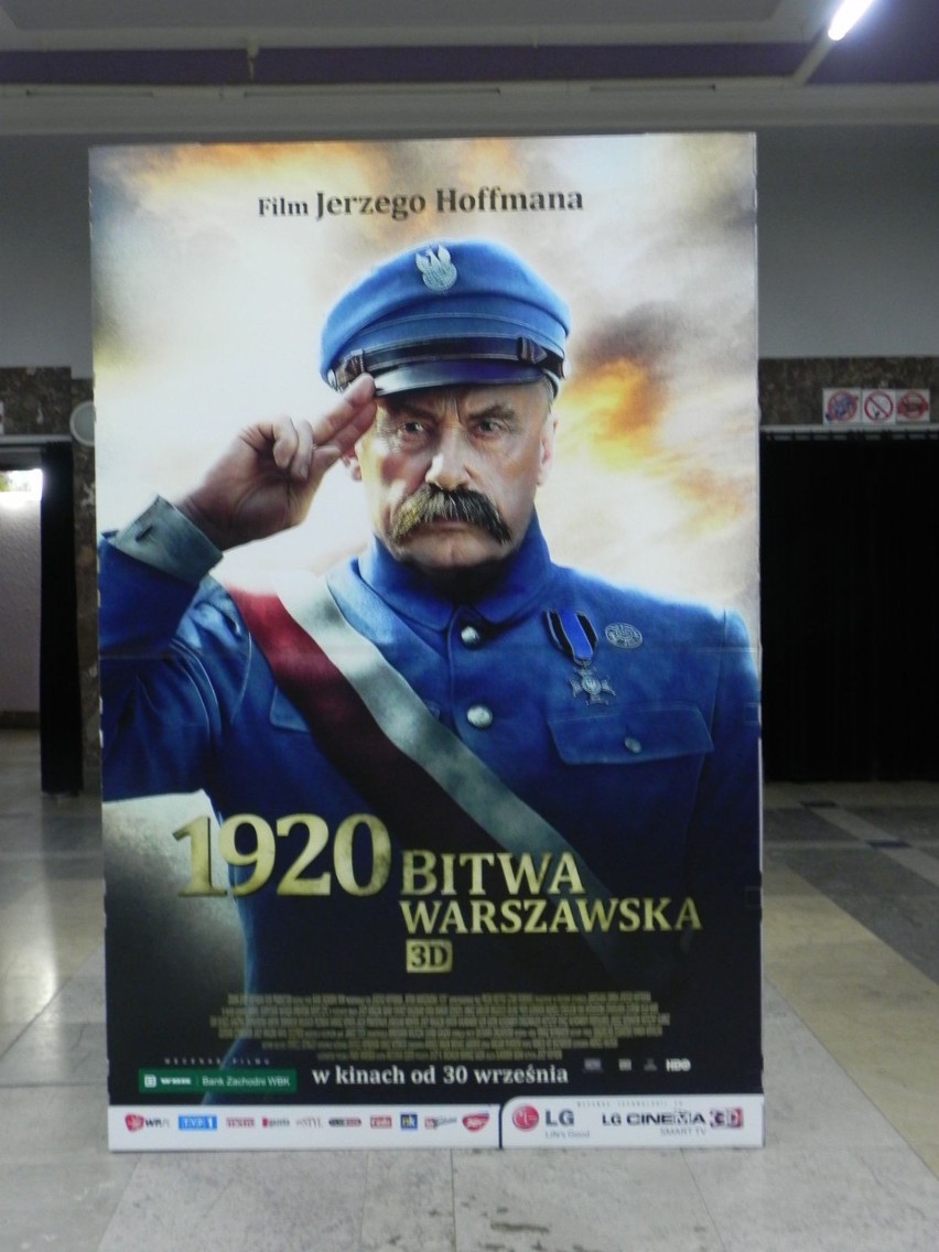 Daniel Olbrychski jako Marszałek Piłsudski na reklamie filmu...