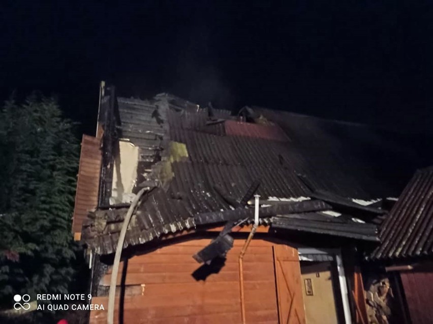 Powiat stargardzki. Strażacy gasili nocne pożary. Palił się m.in. domek letniskowy w Parlinie i lodówka w Kluczewie. ZDJĘCIA