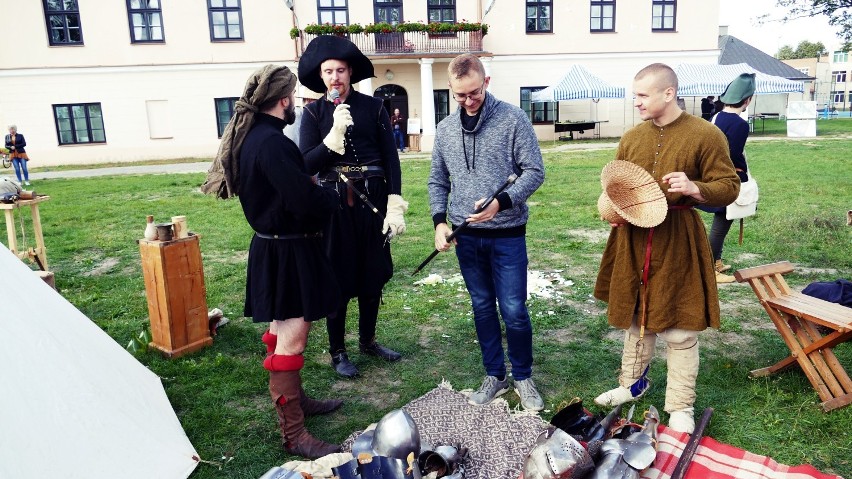 Historyczny piknik „Życie miasta w XVII wieku” w Złoczewie. Impreza odbyła się w ramach projektu „Złoczew utkany ze wspomnień” (zdjęcia)