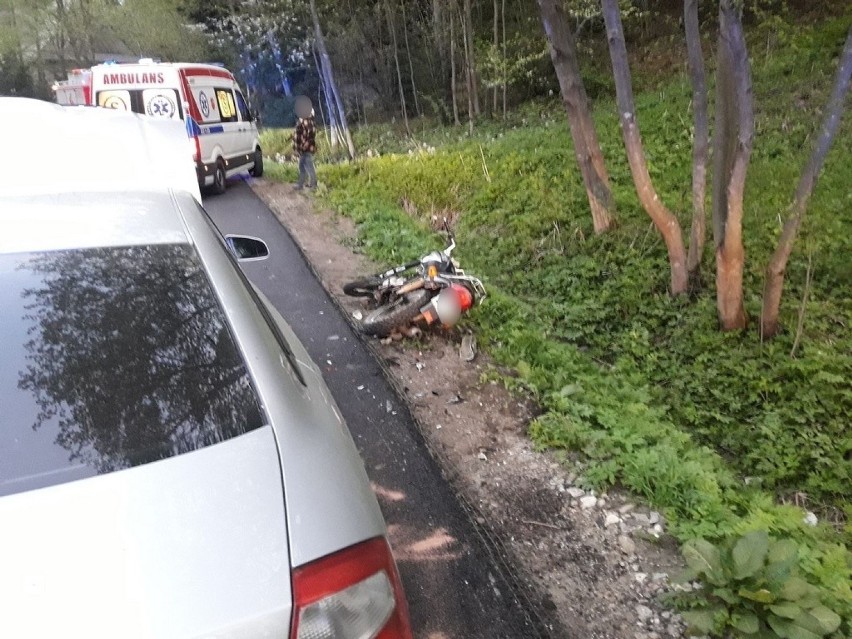 Podhale. Pijany motocyklista wjechał w auto. Trafił do szpitala [ZDJĘCIA]