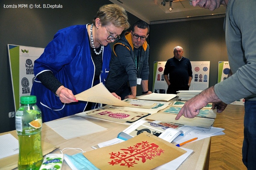 Muzeum szykuje otwarcie wystawy "Wycinanka kurpiowska z Puszczy Zielonej" [zdjęcia]