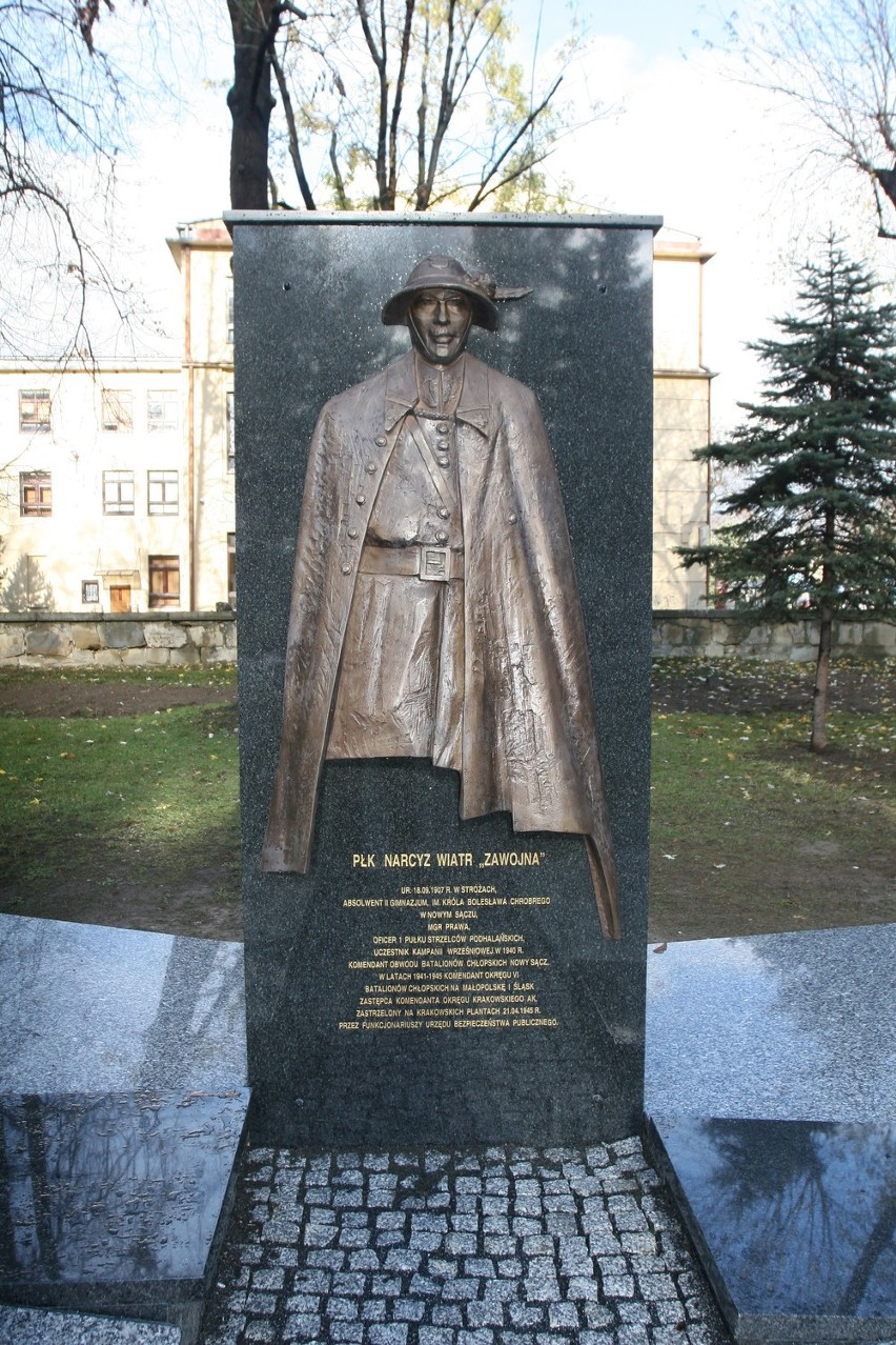 Na Starym Cmentarzu w Nowym Sączu stanął monument z błędem