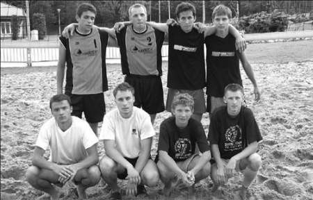 Najlepsza ósemka turnieju. Stoją od lewej: Bogocz-Chrzęszczyk (II miejsce), Szmigielski-Kosiński (II). W dolnym rzędzie: Kowalczyk-Bilgoń (IV), Syrnicki-Potempa (I).