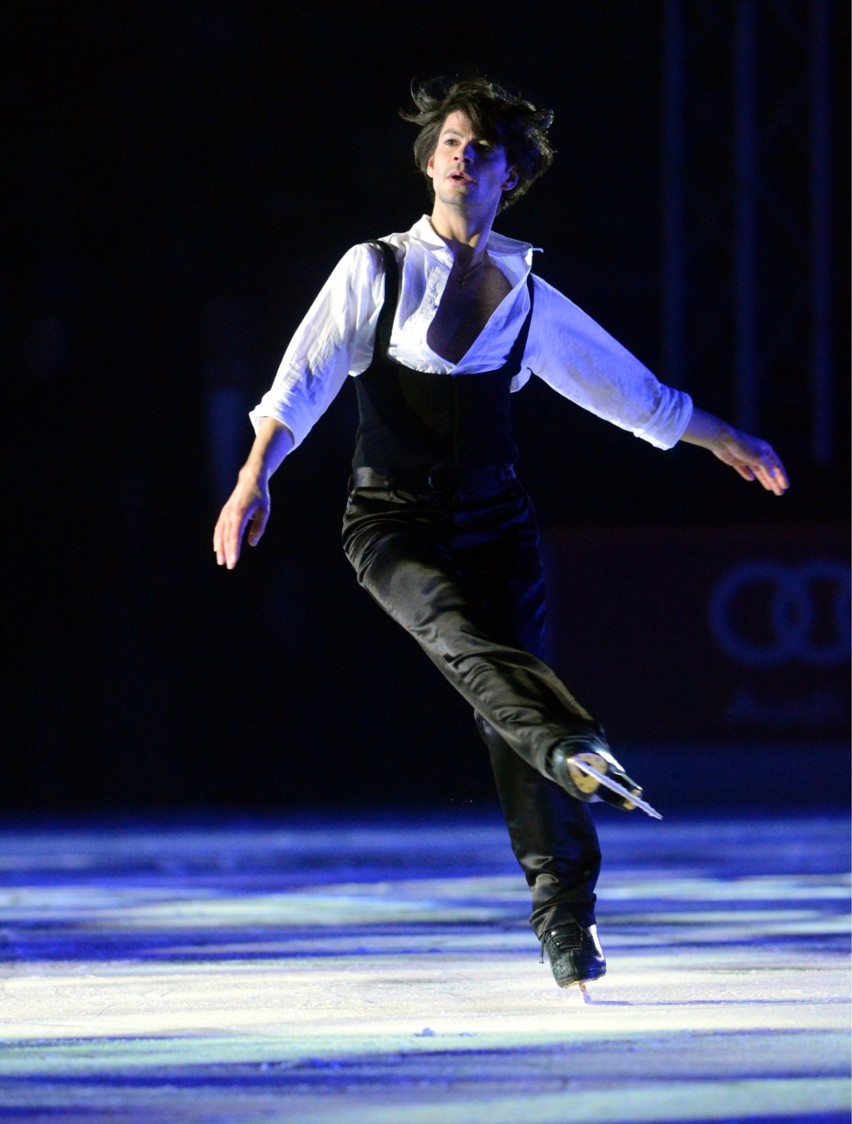 Kings on Ice. Popis łyżwiarskich umiejętności na Stadionie...