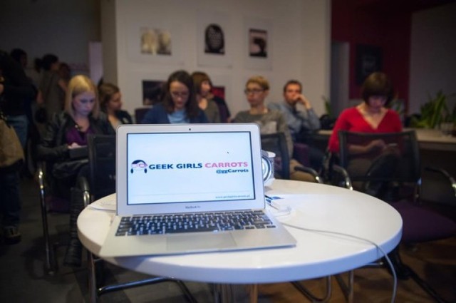 Geek Girls Carrots organizują spotkania dla kobiet  zbranży IT w 16 miastach w Polsce i na świecie.