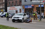 Wypadek w Bytomiu. Zderzenia skutera z osobówką. Ranna kobieta trafiła do szpitala