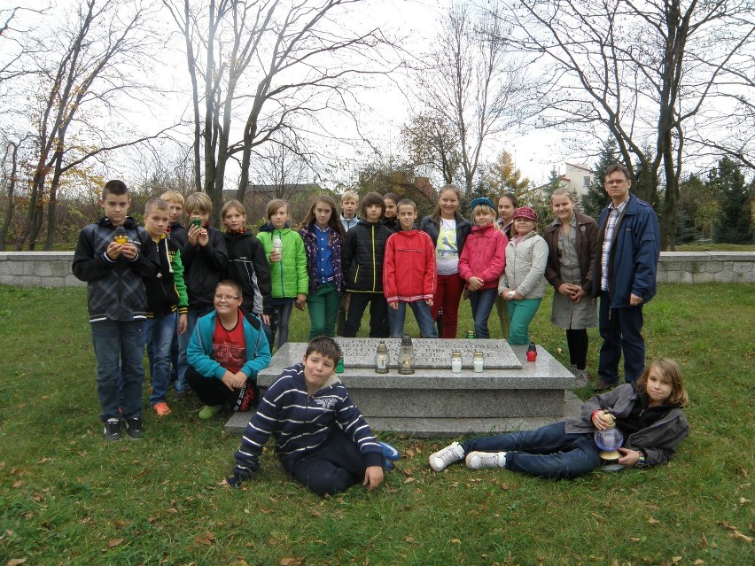 Szkoła Podstawowa nr 15 w Koninie pamięta o poległych