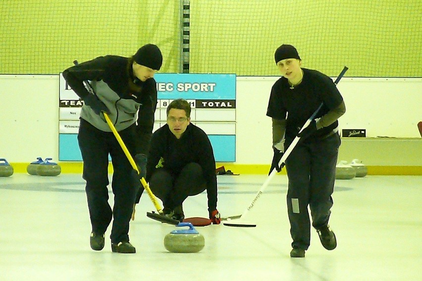 Turniej Curlingowy na lodowisku