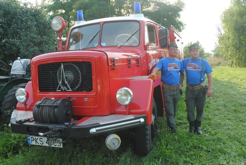 Robert Boś uratował francuski wóz strażacki z 1964 roku