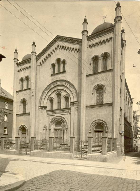 Noc Kryształowa dotknęła również gliwickich Żydów, spłonęła synagoga przy dzisiejszej ulicy Dolnych Wałów.
