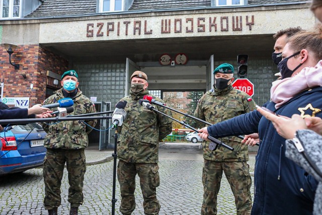 Ponad 300 żołnierzy bierze udział w walce z koronawirusem w województwie zachodniopomorskim.