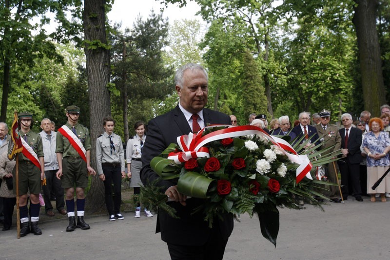 Rocznica zakończenia wojny na cmentarzu (ZDJĘCIA)