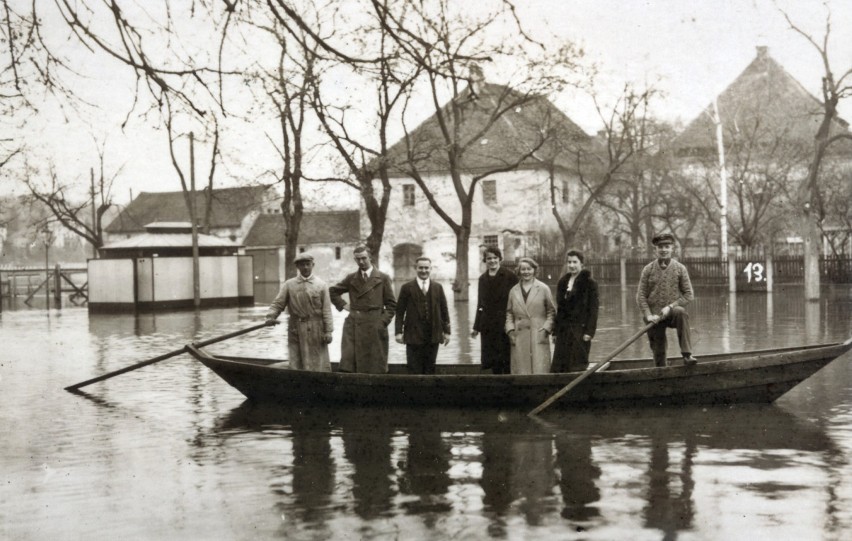 Widok od strony Placu Menniczego w czasie listopadowej...