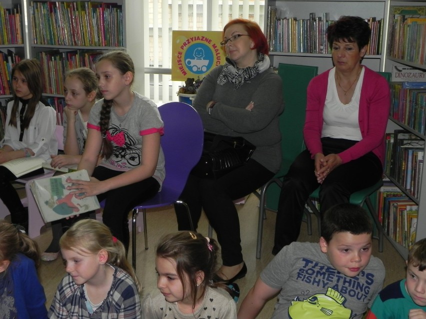 Wieluń: Rodzinne czytanie w wieluńskiej bibliotece