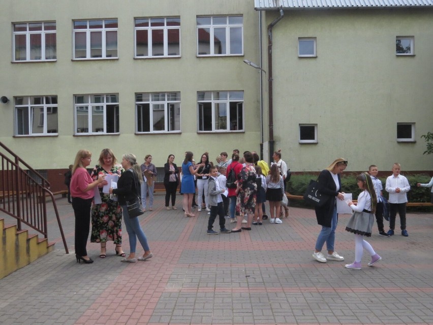 Uczniowie z Brodnicy z radością rozpoczęli nowy rok szkolny...