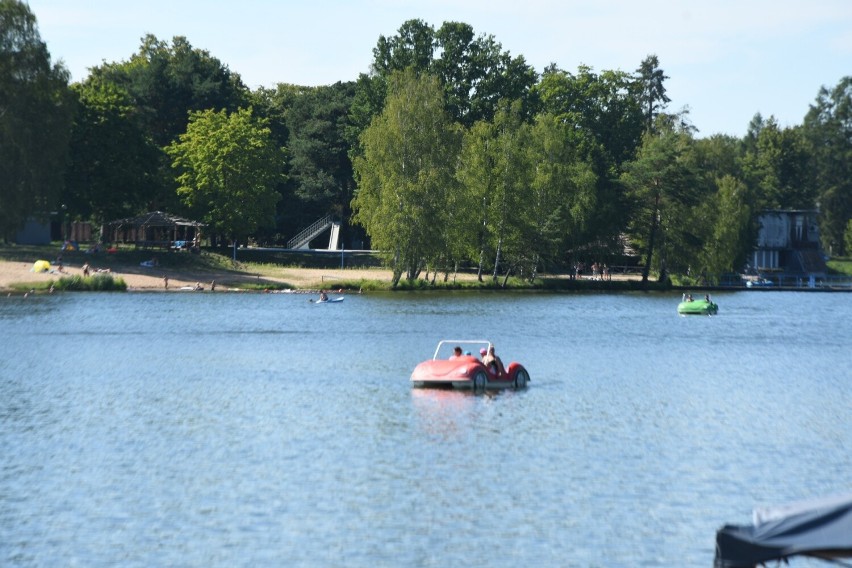 Gorący piątek nad zalewem w Rejowie. Wiele osób wypoczywało na plaży - zobacz zdjęcia 