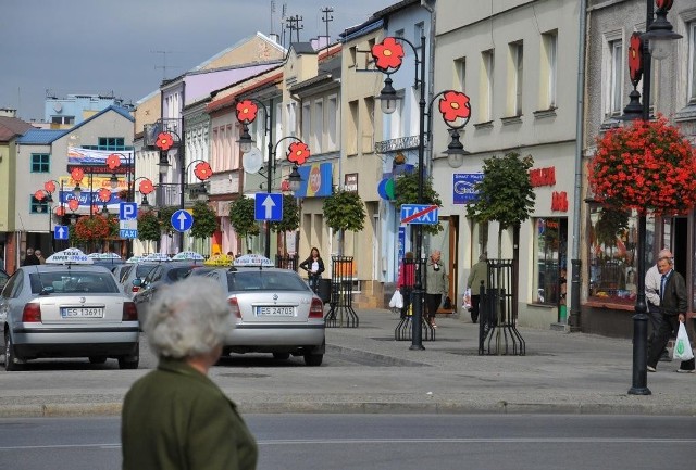 W centrum Skierniewic coraz ładniej - ostatnio odnowiono kilka kamienic w Rynku