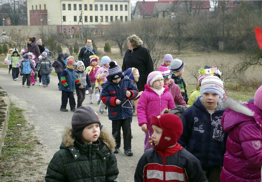 Maluchy z przedszkola &quot;U Reksia&quot; pożegnały zimę