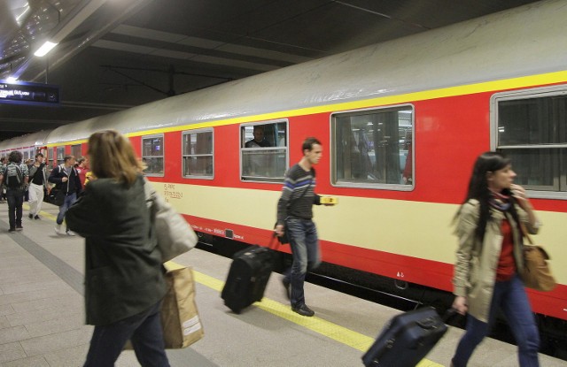 Podróżni mają już dość wiecznych zmian w rozkładzie