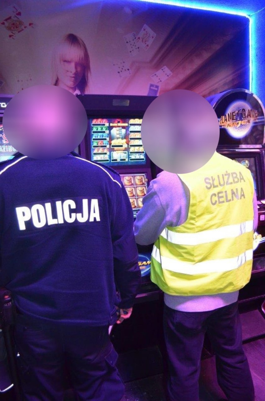 Policjanci zatrzymali w Bochni nielegalne automaty do gier...
