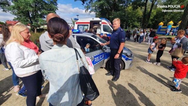 Pożegnanie lata także z dąbrowskimi policjantami

Zobacz kolejne zdjęcia/plansze. Przesuwaj zdjęcia w prawo naciśnij strzałkę lub przycisk NASTĘPNE