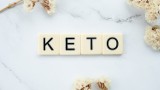 Keto jadłospis na cały tydzień. Zobacz co jeść na diecie ketogenicznej na śniadanie, obiad, przekąskę i kolację 