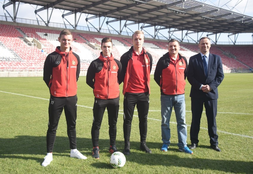 Stadion Widzewa Łódź. Testowali murawę przed meczem otwarcia [FOTO]