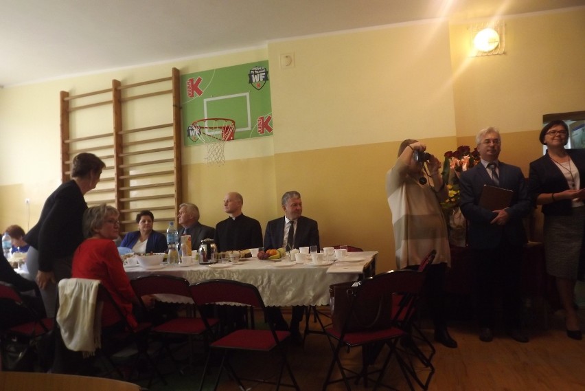 W szkole podstawowej we Węgiersku odbyły się obchody Dnia Edukacji Narodowej 