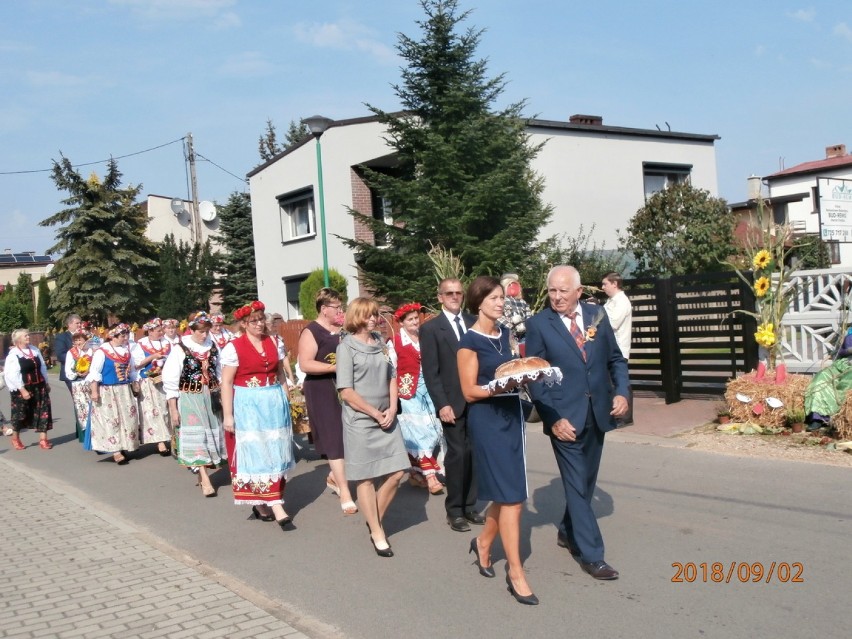 Dożynki gminy Herby 2018 zorganizowano w Lisowie. Były m.in. przemarsz, koncerty i pokazy [ZDJĘCIA]