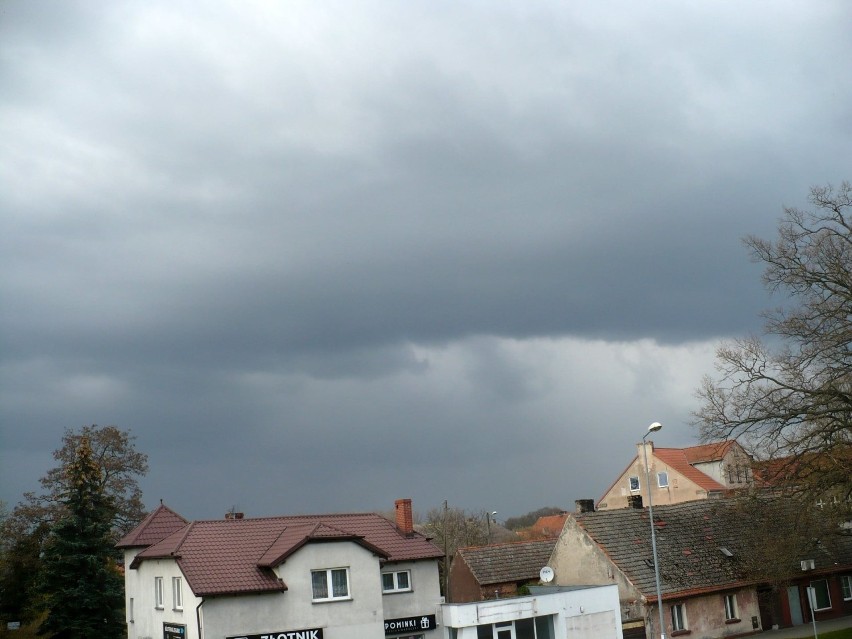 Tornado nad Międzyrzeczem czy Skwierzyną? Jedno już przeżyliśmy w 2013 r. Nad Głębokim. Zjawiska, które obserwujemy na pewno niepokoją...