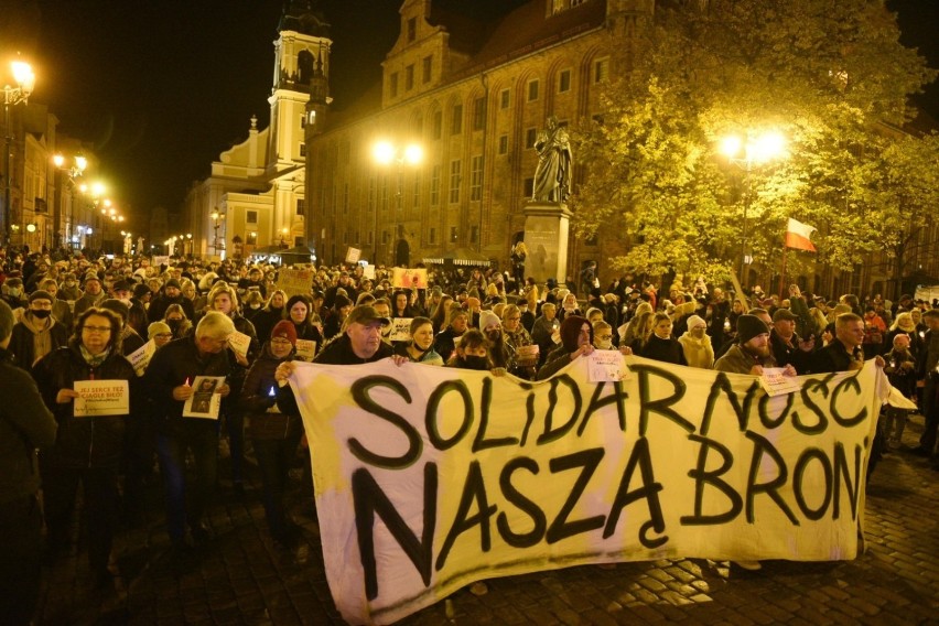 Protest "Ani jednej więcej" w Toruniu. Tak było na starówce [zdjęcia]