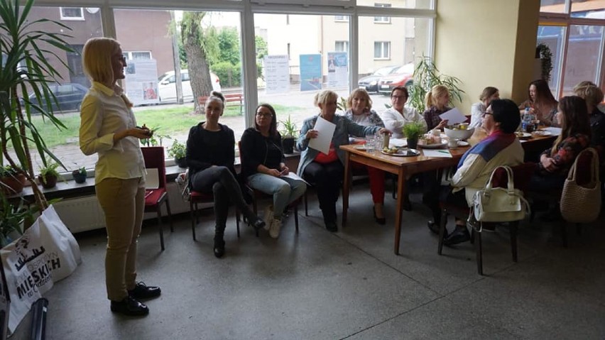 Koło Gospodyń Miejskich w Chodzieży wzięło udział w warsztatach: Jak dogadać się z partnerem? (FOTO)