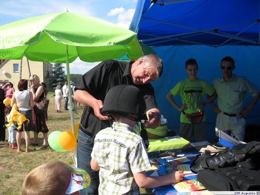 Policjanci na rodzinnym pikniku [zdjęcia]