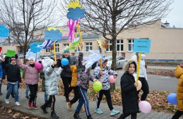 Dzień Czystego Powietrza w Będzinie 

Zobacz kolejne zdjęcia/plansze. Przesuwaj zdjęcia w prawo - naciśnij strzałkę lub przycisk NASTĘPNE