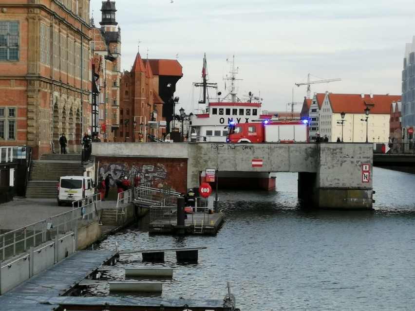 Gdańsk: W Motławie znaleziono zwłoki. W rzece zauważono dryfujące ciało kobiety 