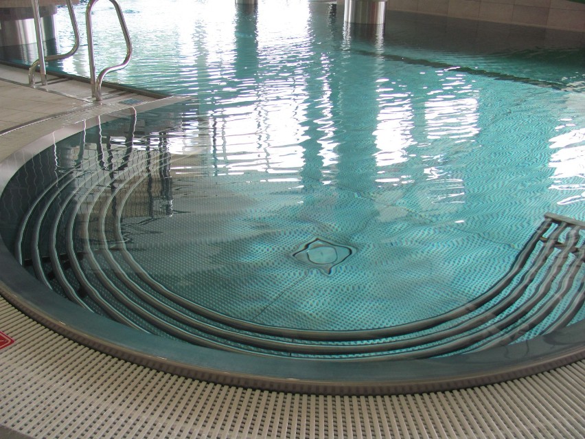 Dla amatorów wodnej rozrywki przygotowano kompleks basenów,...