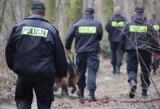 Poszukiwany 63-latek z Sulejowa odnaleziony zamarznięty w wodzie w przydrożnym rowie koło Opoczna