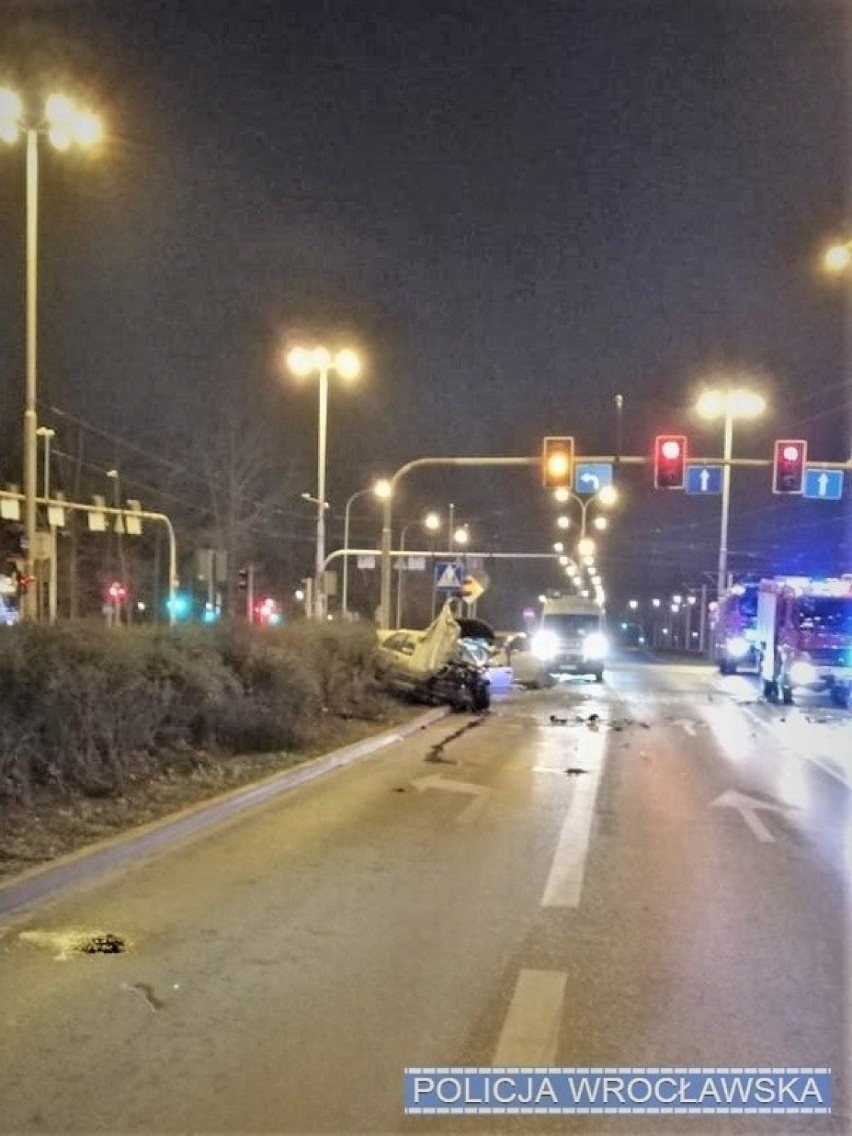 Wrocław. Pijany kierowca BMW staranował inne auto. Zobaczcie zdjęcia