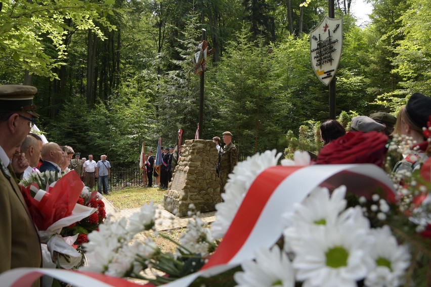 W powiecie sanockim upamiętnili ofiary niemieckiej zbrodni. Zobaczcie zdjęcia