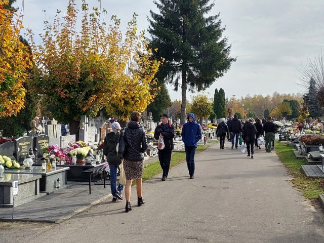 Cmentarz komunalny przy ulicy Długiej w Ostrowcu