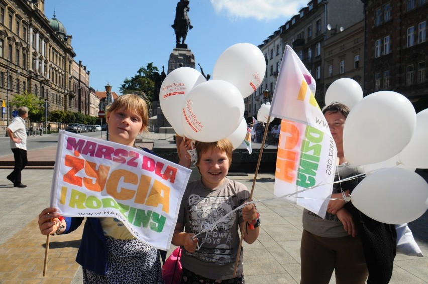 Kraków. Ulicami miasta przeszedł Marsz dla Życia i Rodziny [ZDJĘCIA]