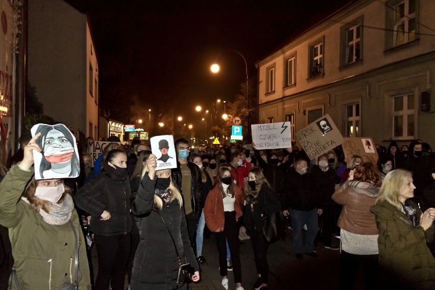 TOP 30 zdjęć z protestów kobiet w Wieluniu. Te fotografie najlepiej oddają atmosferę