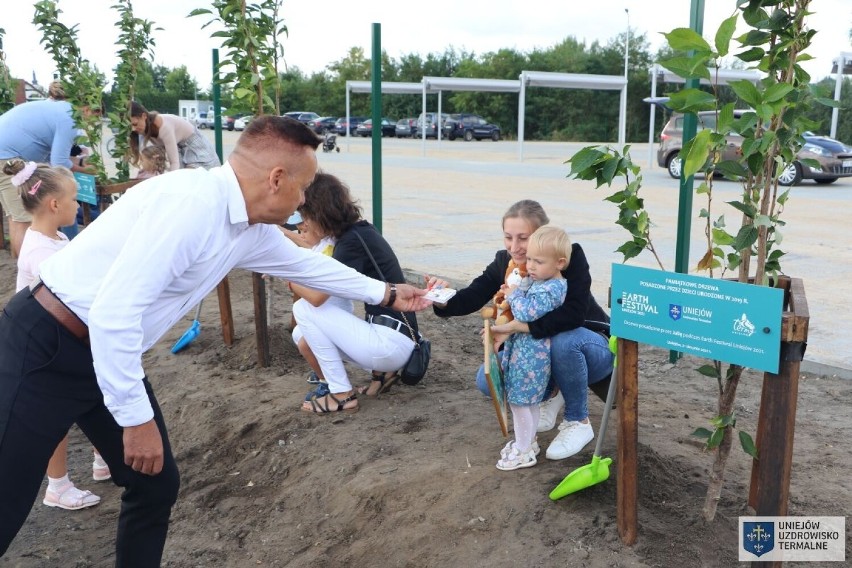 Koncert Earth Festival. Gwiazdy dla Czystej Polski i eko-miasteczko. Earth Festival Uniejów 2021 ZDJĘCIA