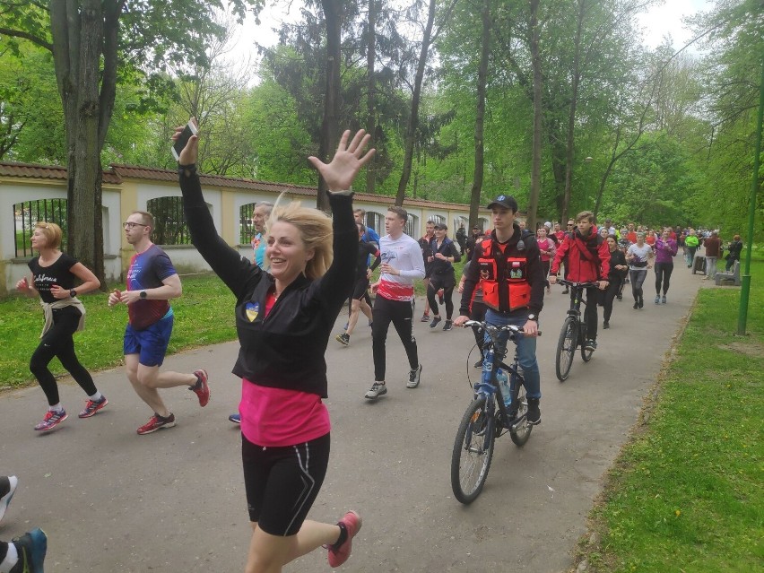 PKO Białystok Półmaraton 2022. Kilkuset biegaczy pobiegło w Biegu Śniadaniowym, otwierającym weekendowe bieganie w mieście [ZDJĘCIA]