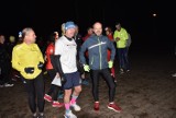 Backyard Ultra Malbork. Przebiegli 100 kilometrów, żeby pomóc 14-letniej Hani. Zaczęli wieczorem 11 listopada, skończyli rano dzień później