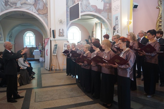 „Cecylia” pod dyrekcją Bogusława Okoniewskiego zaśpiewała na finał Europejskich Dni Dziedzictwa.