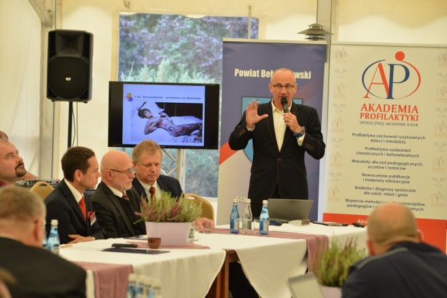 Bełchatów: Akademia Profilaktyki Społecznej Akademii Nauk - konferencja naukowa "Wielowymiarowe ryzyka ponowoczesności"