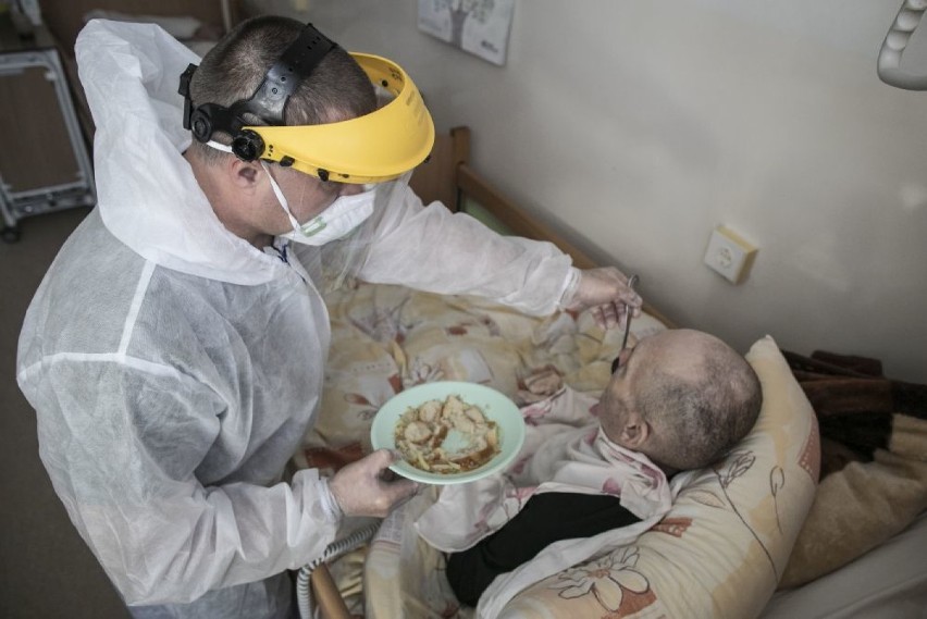  Terytorialsi z Chełma  wspierają medyków i samorządy w walce z pandemią - zobacz zdjęcia